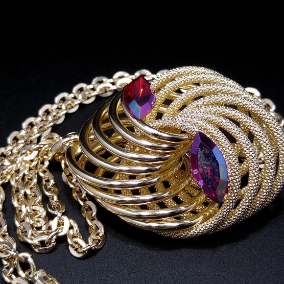 Vintage Germany Gold Tone Swirl Pendant Necklace Red AB Rhinestones 1960s - Picture 10 of 10